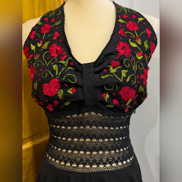 Mexican Artesanía Halter Dress - Picture 4 of 5